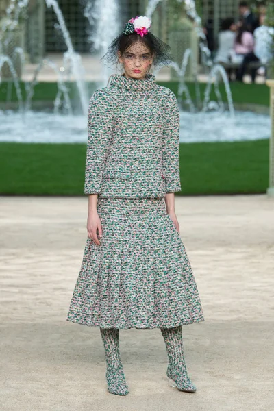Look 2